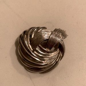 Vintage Coro silver tone brooch/pin